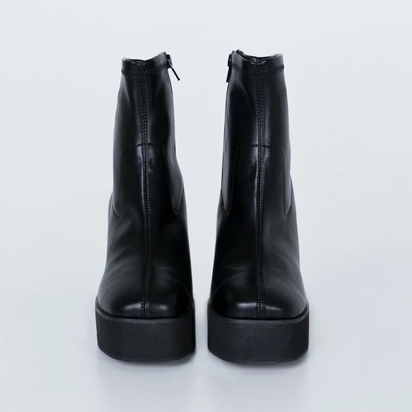 Princess Polly Black Ankle Boots - Picture 2 of 8